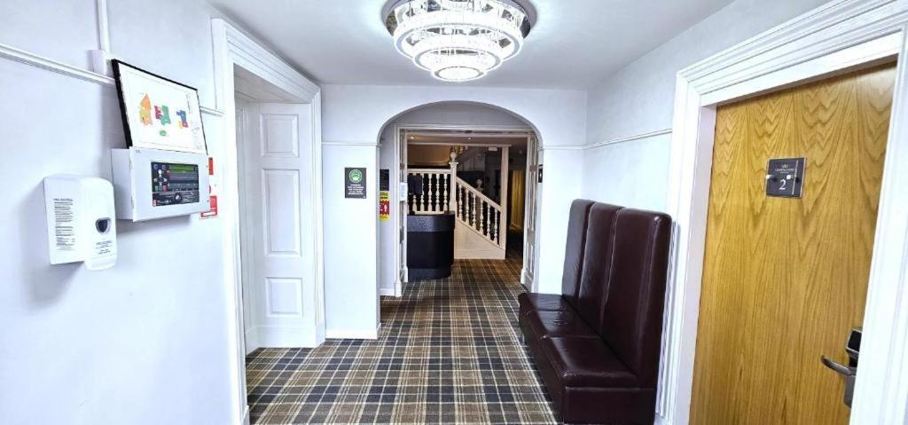 Crown Hotel & Bar Инвернесс Экстерьер фото